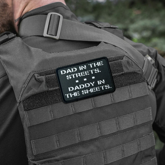 Family Mission Look bei Patch "Daddy in The sheets" von Family Mission