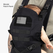 Vater trägt Baby in The Operator von Family Mission Bild 14