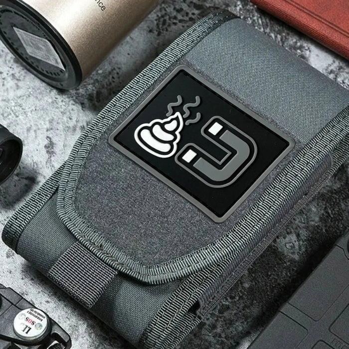 Klarer Kontrast bei Patch "S**t Magnet" von Family Mission